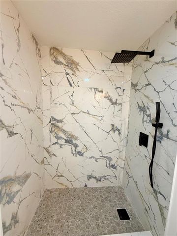 6910 DALKEITH AVENUE N, St Petersburg, FL 33709