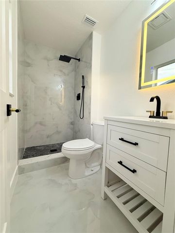 6910 DALKEITH AVENUE N, St Petersburg, FL 33709