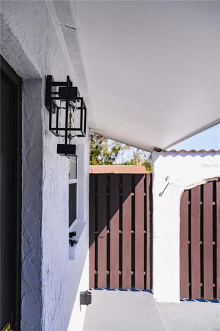 6910 DALKEITH AVENUE N, St Petersburg, FL 33709