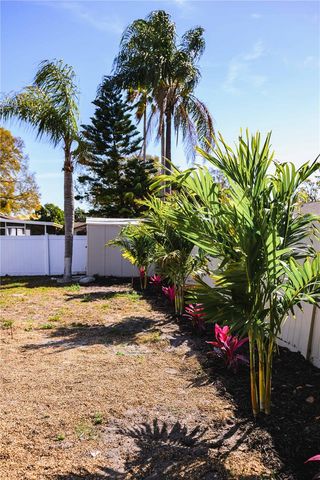 6910 DALKEITH AVENUE N, St Petersburg, FL 33709