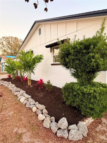 6910 DALKEITH AVENUE N, St Petersburg, FL 33709