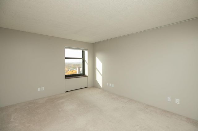 207 5th Avenue SW 902, Rochester, MN 55902
