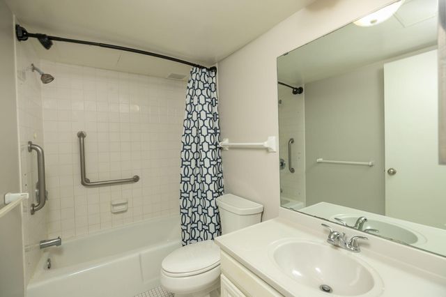207 5th Avenue SW 902, Rochester, MN 55902