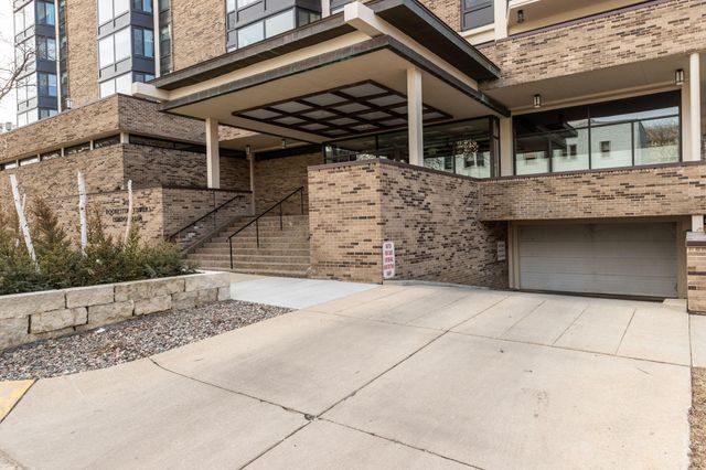 207 5th Avenue SW 902, Rochester, MN 55902