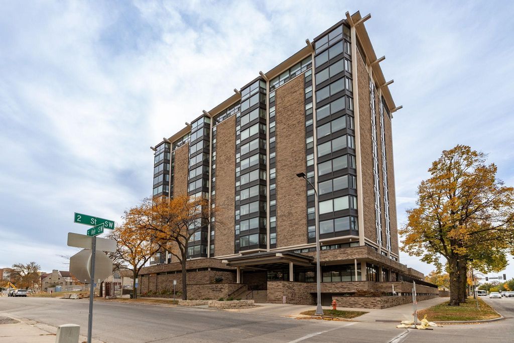 207 5th Avenue SW 902, Rochester, MN 55902