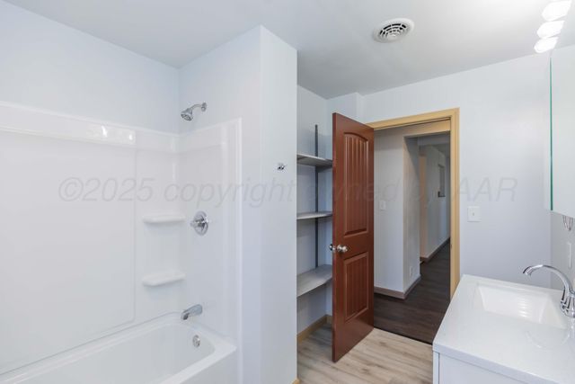 1137 N Russell Street, Pampa, TX 79065