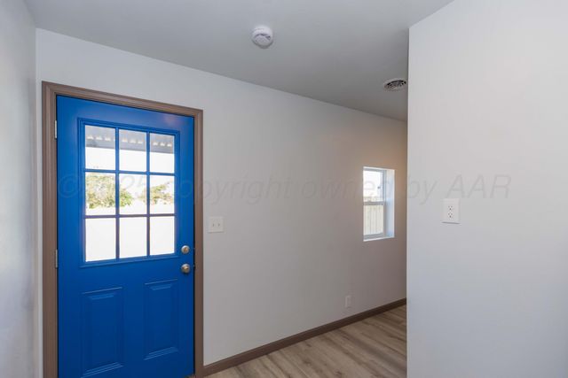 1137 N Russell Street, Pampa, TX 79065