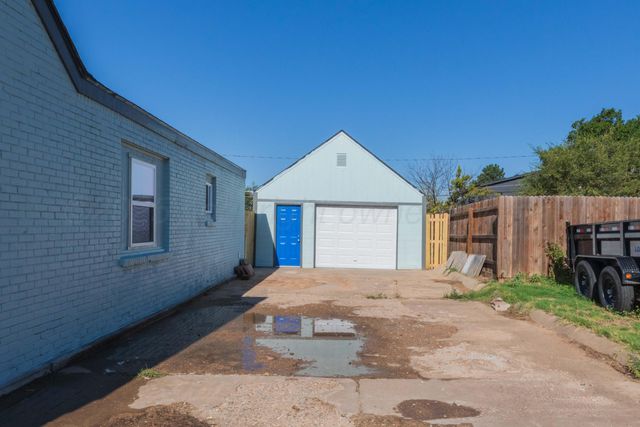 1137 N Russell Street, Pampa, TX 79065