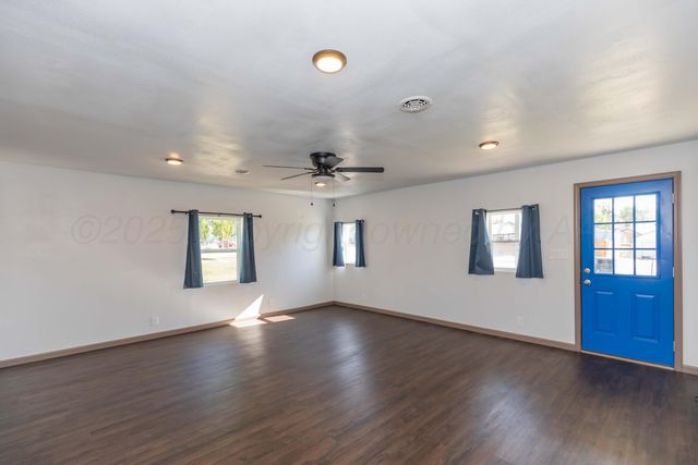 1137 N Russell Street, Pampa, TX 79065