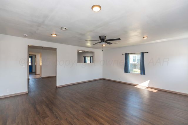 1137 N Russell Street, Pampa, TX 79065