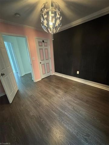 207 Willowbrook Drive, Thomasville, NC 27360