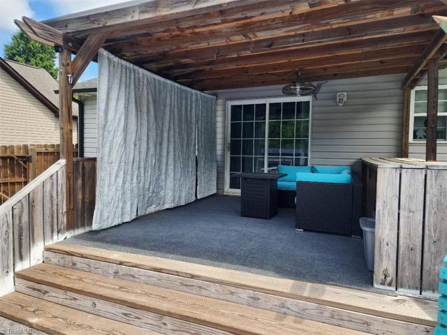 207 Willowbrook Drive, Thomasville, NC 27360