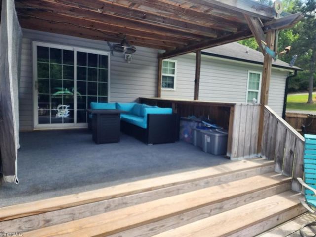 207 Willowbrook Drive, Thomasville, NC 27360