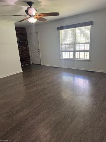 207 Willowbrook Drive, Thomasville, NC 27360