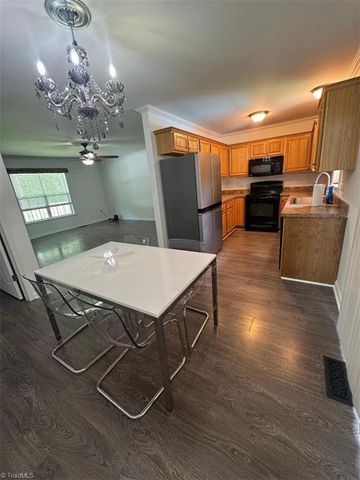 207 Willowbrook Drive, Thomasville, NC 27360