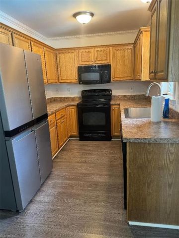 207 Willowbrook Drive, Thomasville, NC 27360