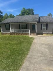 207 Willowbrook Drive, Thomasville, NC 27360