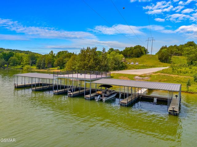 1530 Waterside Cove Drive, Dandridge, TN 37725