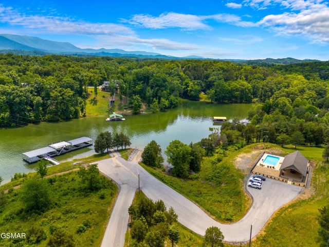 1530 Waterside Cove Drive, Dandridge, TN 37725