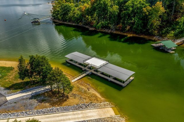 1530 Waterside Cove Drive, Dandridge, TN 37725