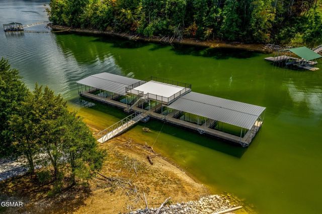 1530 Waterside Cove Drive, Dandridge, TN 37725