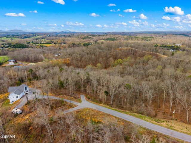 1530 Waterside Cove Drive, Dandridge, TN 37725