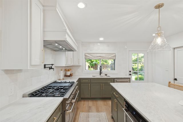 5931 Kenwood Avenue, Dallas, TX 75206
