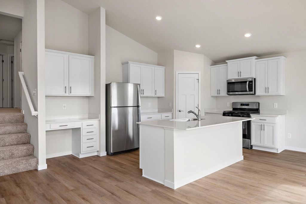 605 Redwood Loop N, Cambridge, MN 55008 — photo 4