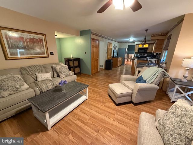 414 THIRD AVE, Newtown Square, PA 19073