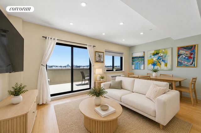 3135 31st St Apt 702, New York City, NY 11106