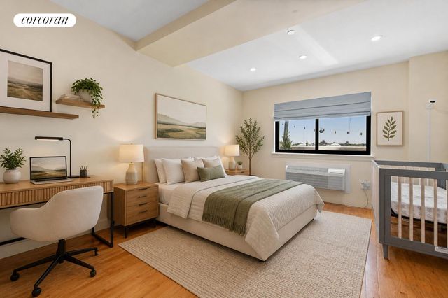 3135 31st St Apt 702, New York City, NY 11106
