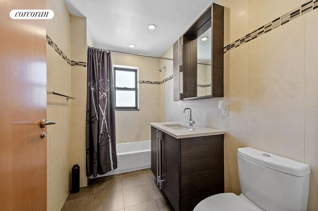 3135 31st St Apt 702, New York City, NY 11106