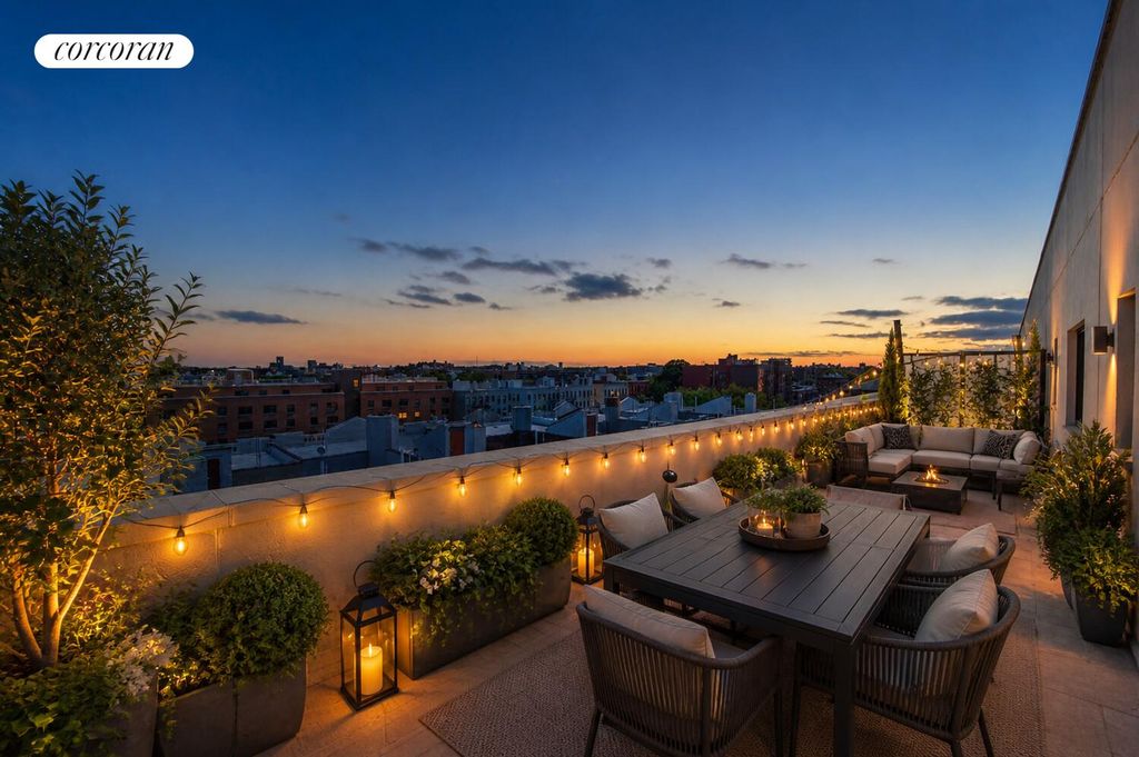 3135 31st St Apt 702, New York City, NY 11106