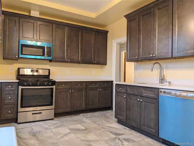 26 Coligni Avenue 2-1, New Rochelle, NY 10801