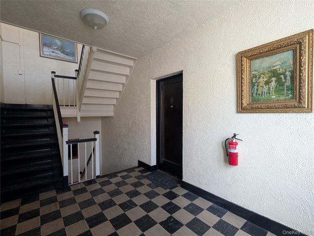 26 Coligni Avenue 2-1, New Rochelle, NY 10801