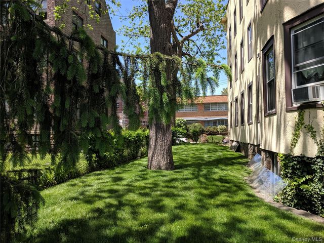 26 Coligni Avenue 2-1, New Rochelle, NY 10801
