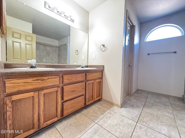 5316 IGNACIO ALMANZAR Lane, El Paso, TX 79934