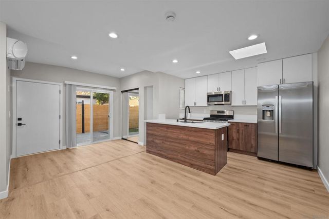 1566 Reed Ave, San Diego, CA 92109