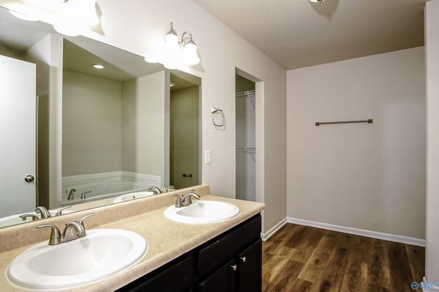 202 Valleyside Drive, Huntsville, AL 35810