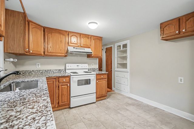 197 River Road, Andover, MA 01810