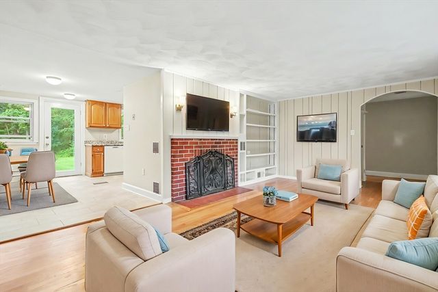 197 River Road, Andover, MA 01810