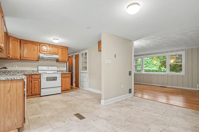 197 River Road, Andover, MA 01810