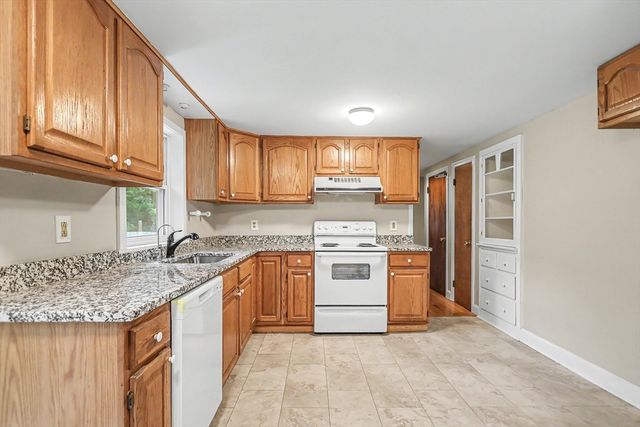 197 River Road, Andover, MA 01810
