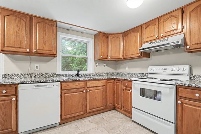197 River Road, Andover, MA 01810