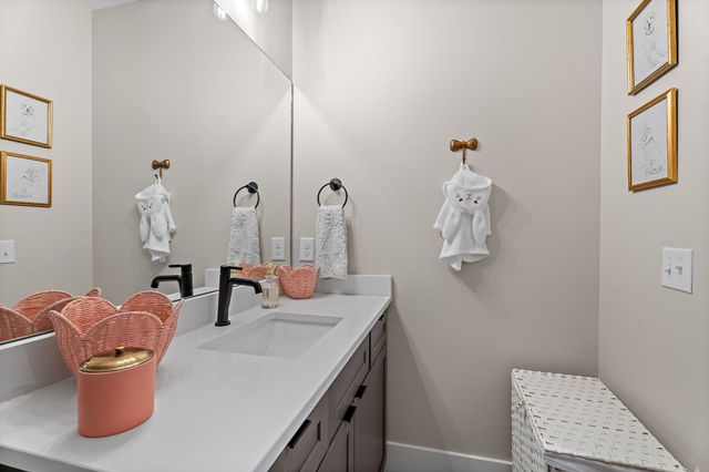 6462 Thunderbird Dr, Nashville, TN 37209