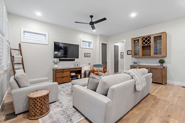 6462 Thunderbird Dr, Nashville, TN 37209