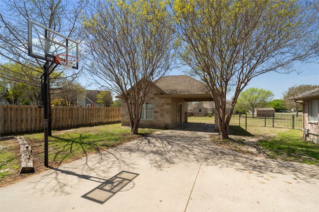 163 Lakeview Drive, Aledo, TX 76008