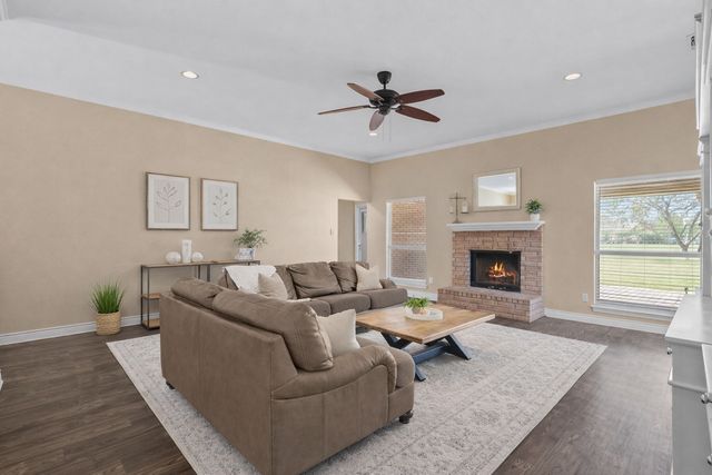 163 Lakeview Drive, Aledo, TX 76008