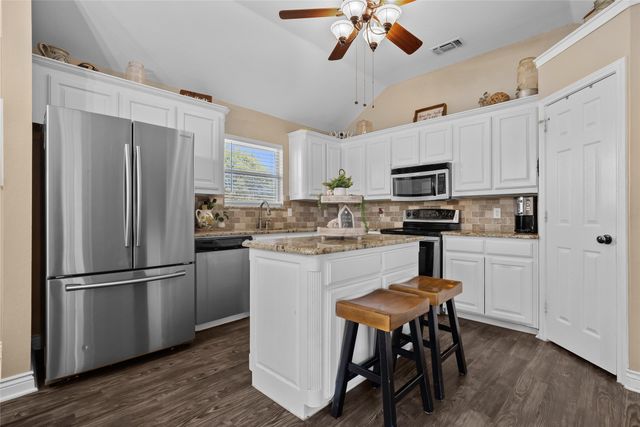 163 Lakeview Drive, Aledo, TX 76008