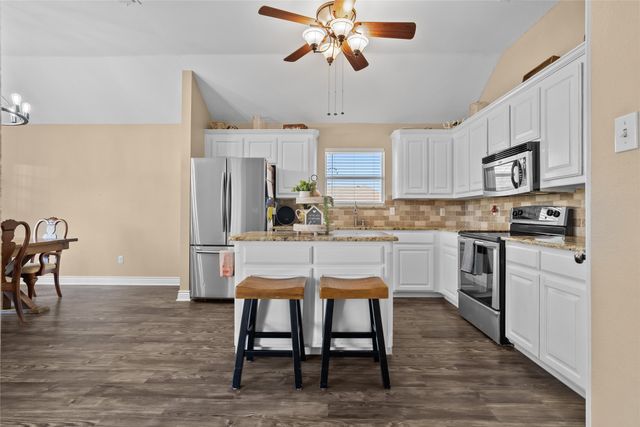 163 Lakeview Drive, Aledo, TX 76008